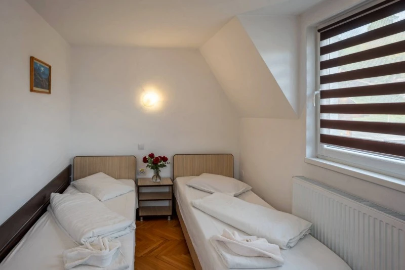 Sighișoara Cazare | Hotel*** (K1588-14) Imaginea poate fi supusă drepturilor de autor. Se recomandă contactarea titularului drepturilor. Sighișoara Cazare | Hotel*** (K1588-14) Imaginea poate fi supusă drepturilor de autor. Se recomandă contactarea titularului drepturilor.