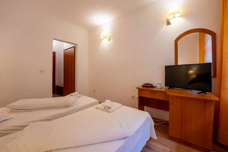 Sighișoara Cazare | Hotel*** (K1588-30) Imaginea poate fi supusă drepturilor de autor. Se recomandă contactarea titularului drepturilor. Sighișoara Cazare | Hotel*** (K1588-30) Imaginea poate fi supusă drepturilor de autor. Se recomandă contactarea titularului drepturilor.