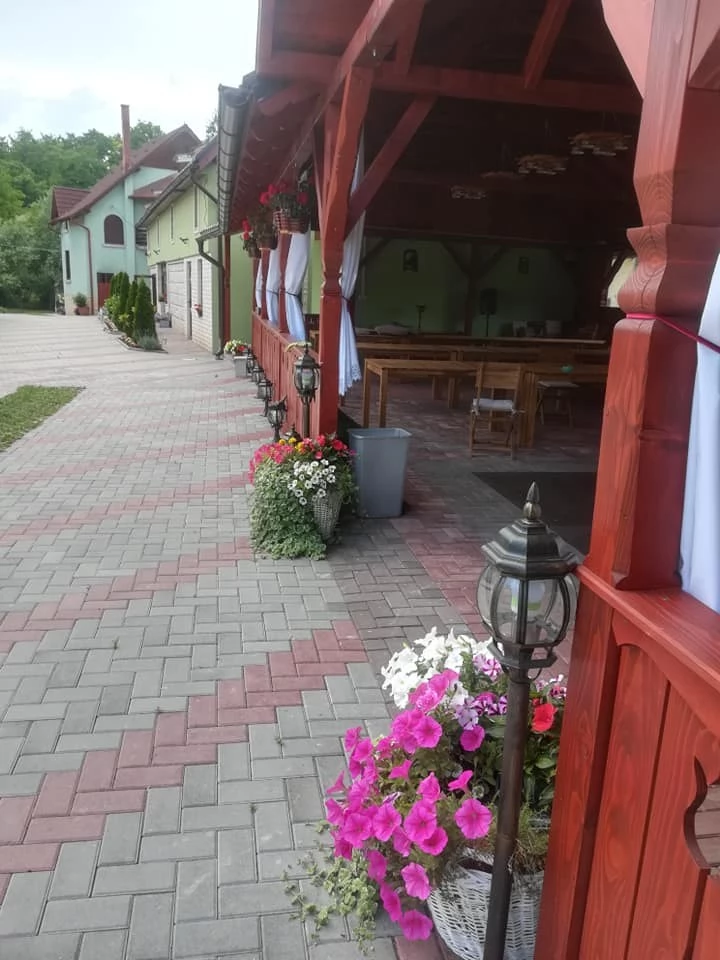 Viștea Cazare | Casă de oaspeți (K1454-47) Imaginea poate fi supusă drepturilor de autor. Se recomandă contactarea titularului drepturilor. Viștea Cazare | Casă de oaspeți (K1454-47) Imaginea poate fi supusă drepturilor de autor. Se recomandă contactarea titularului drepturilor.