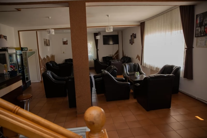 Szakállasfalva Szállás | Motel (K1062-51) A kép szerzői jogvédelem alatt állhat. Javasolt a kapcsolatfelvétel a jog tulajdonossal. Szakállasfalva Szállás | Motel (K1062-51) A kép szerzői jogvédelem alatt állhat. Javasolt a kapcsolatfelvétel a jog tulajdonossal.