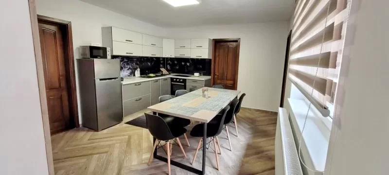 Sovata Cazare | Casă de oaspeți (K1421-4) Imaginea poate fi supusă drepturilor de autor. Se recomandă contactarea titularului drepturilor.
