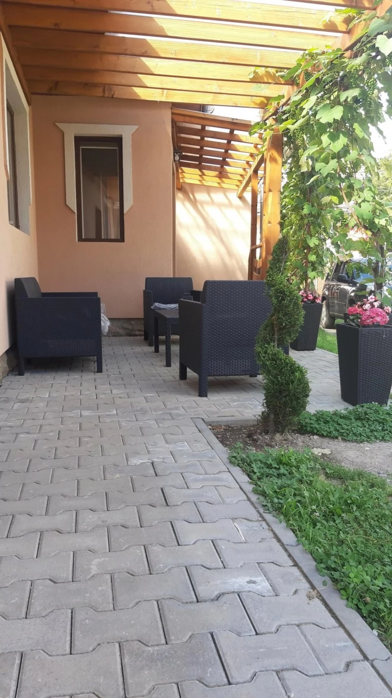 Sovata Cazare | Casă de oaspeți (K1421-16) Imaginea poate fi supusă drepturilor de autor. Se recomandă contactarea titularului drepturilor.