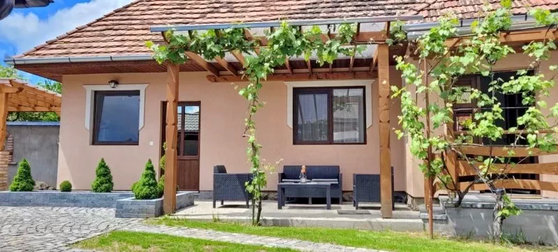 Sovata Cazare | Casă de oaspeți (K1421-22) Imaginea poate fi supusă drepturilor de autor. Se recomandă contactarea titularului drepturilor.
