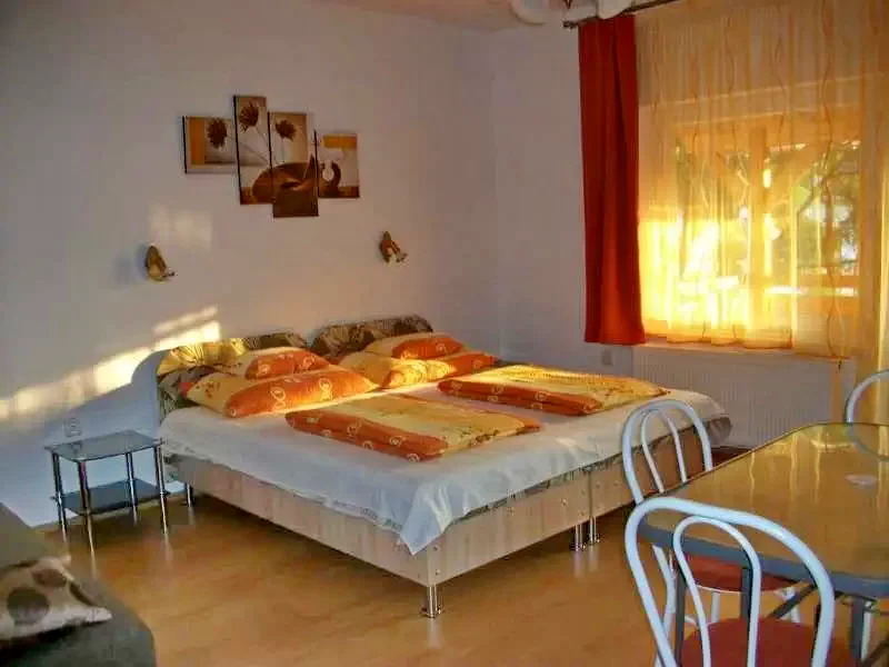 Mișcolț Cazare | Casă de oaspeți (K0863-18) Imaginea poate fi supusă drepturilor de autor. Se recomandă contactarea titularului drepturilor.