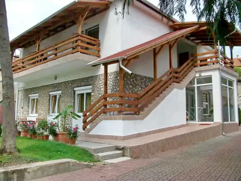 Mișcolț Cazare | Casă de oaspeți (K0863-30) Imaginea poate fi supusă drepturilor de autor. Se recomandă contactarea titularului drepturilor.