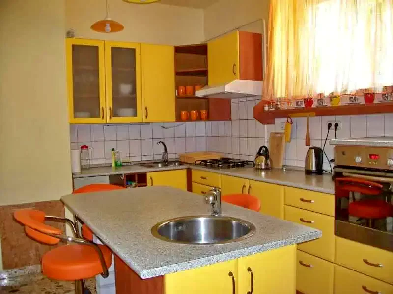 Mișcolț Cazare | Casă de oaspeți (K0863-33) Imaginea poate fi supusă drepturilor de autor. Se recomandă contactarea titularului drepturilor.