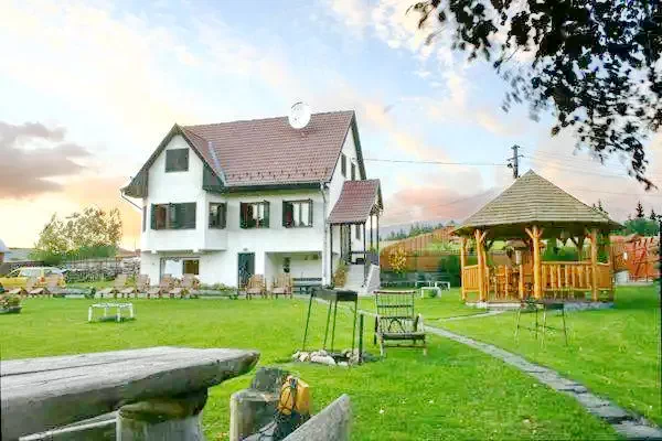 Izvoru Mureșului Cazare | Pensiune (K0453-30) Imaginea poate fi supusă drepturilor de autor. Se recomandă contactarea titularului drepturilor.