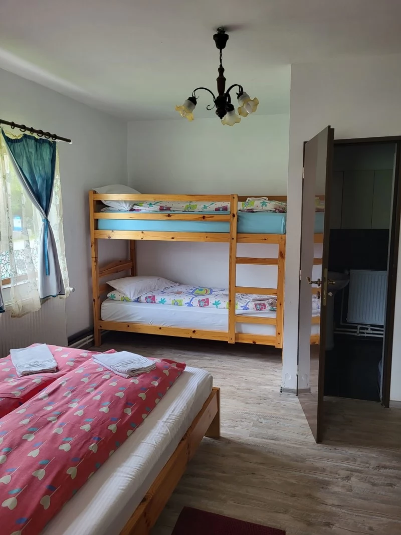 Cazare Padiș - Cabana Scărița | Padiș - Scărița Kabana. Imaginea poate fi supusă drepturilor de autor. Se recomandă contactarea titularului drepturilor.