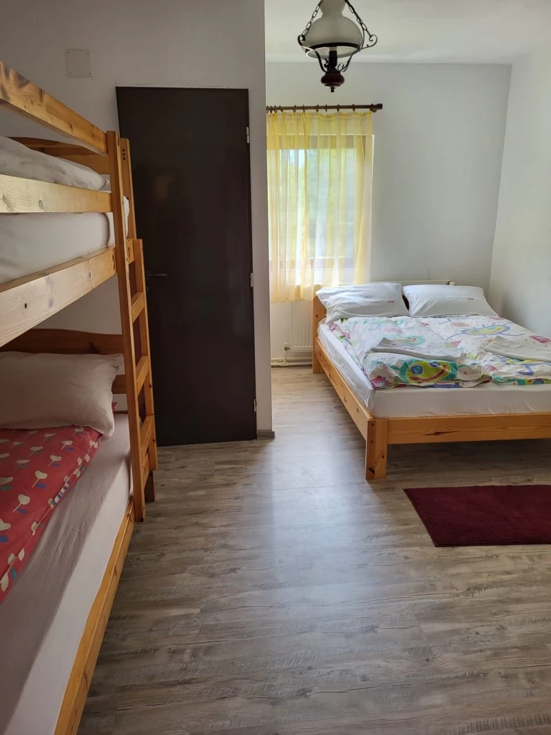 Cazare Padiș - Cabana Scărița | Padiș - Scărița Kabana. Imaginea poate fi supusă drepturilor de autor. Se recomandă contactarea titularului drepturilor.