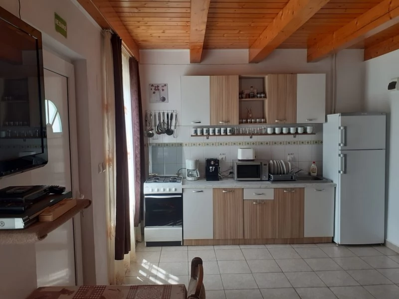 Valea Boga Cazare | Cabană (K0188-3) Imaginea poate fi supusă drepturilor de autor. Se recomandă contactarea titularului drepturilor. Valea Boga Cazare | Cabană (K0188-3) Imaginea poate fi supusă drepturilor de autor. Se recomandă contactarea titularului drepturilor.