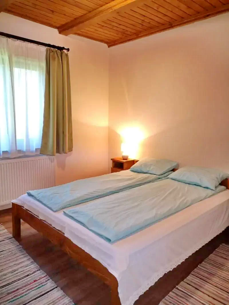 Chedia Mică Cazare | Cabană (K1260-10) Imaginea poate fi supusă drepturilor de autor. Se recomandă contactarea titularului drepturilor. Chedia Mică Cazare | Cabană (K1260-10) Imaginea poate fi supusă drepturilor de autor. Se recomandă contactarea titularului drepturilor.