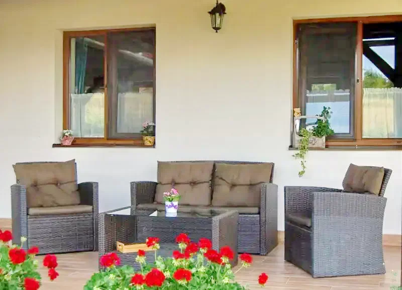 Chedia Mică Cazare | Cabană (K1260-31) Imaginea poate fi supusă drepturilor de autor. Se recomandă contactarea titularului drepturilor. Chedia Mică Cazare | Cabană (K1260-31) Imaginea poate fi supusă drepturilor de autor. Se recomandă contactarea titularului drepturilor.
