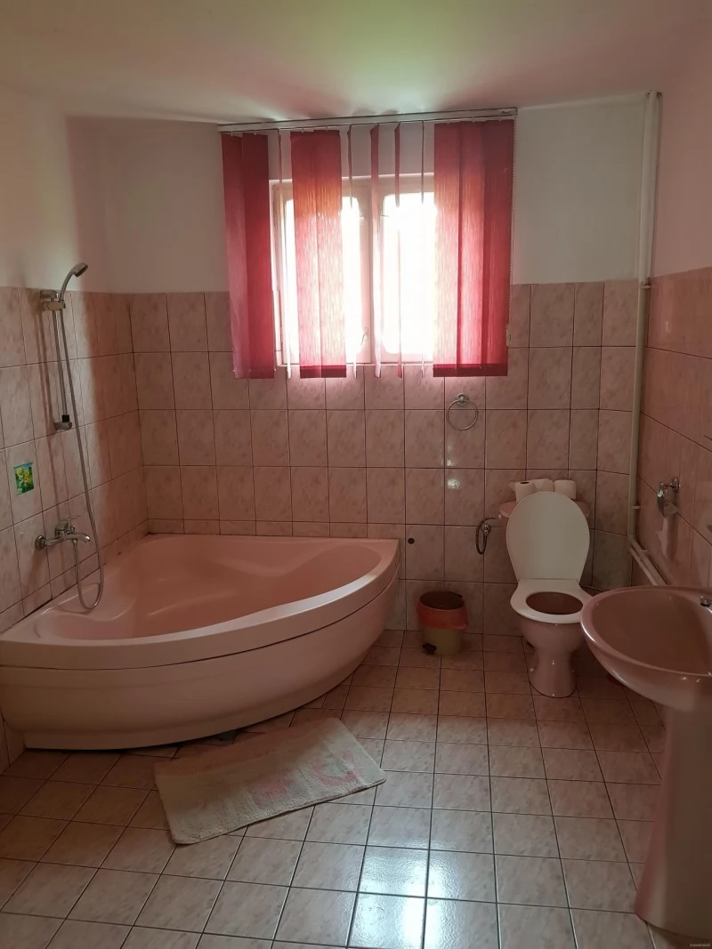 Sovata Cazare | Cabană (K0192-20) Imaginea poate fi supusă drepturilor de autor. Se recomandă contactarea titularului drepturilor. Sovata Cazare | Cabană (K0192-20) Imaginea poate fi supusă drepturilor de autor. Se recomandă contactarea titularului drepturilor.