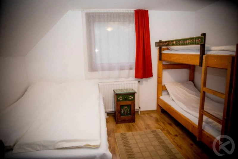 Vărșag Cazare | Cabană (K1524-20) Imaginea poate fi supusă drepturilor de autor. Se recomandă contactarea titularului drepturilor. Vărșag Cazare | Cabană (K1524-20) Imaginea poate fi supusă drepturilor de autor. Se recomandă contactarea titularului drepturilor.