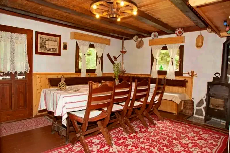 Lacu Roșu Cazare | Cabană (K1242-15) Imaginea poate fi supusă drepturilor de autor. Se recomandă contactarea titularului drepturilor. Lacu Roșu Cazare | Cabană (K1242-15) Imaginea poate fi supusă drepturilor de autor. Se recomandă contactarea titularului drepturilor.