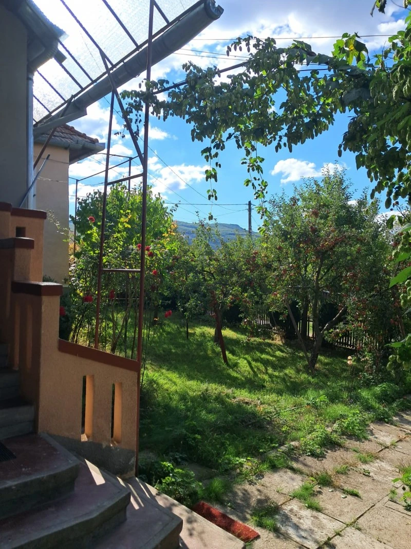 Korond Szállás | Vendégház (K1616-1) A kép szerzői jogvédelem alatt állhat. Javasolt a kapcsolatfelvétel a jog tulajdonossal. Korond Szállás | Vendégház (K1616-1) A kép szerzői jogvédelem alatt állhat. Javasolt a kapcsolatfelvétel a jog tulajdonossal.