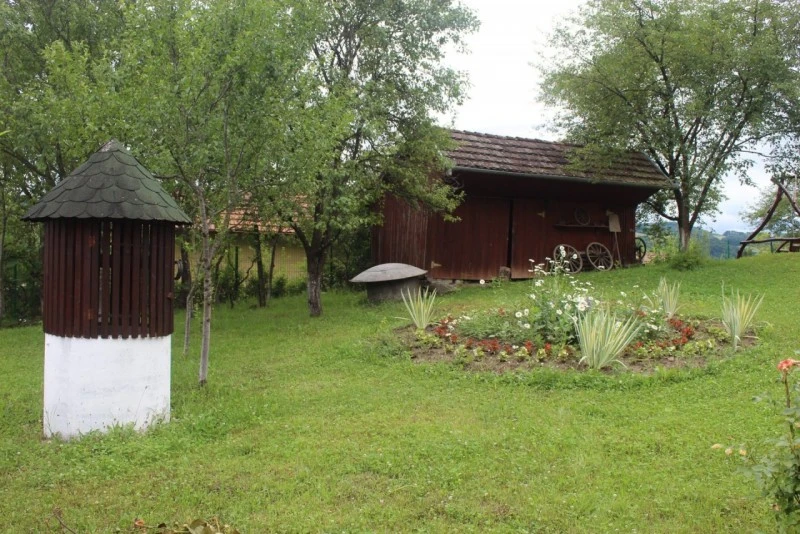 Sovata Cazare | Casă de oaspeți (K1570-24) Imaginea poate fi supusă drepturilor de autor. Se recomandă contactarea titularului drepturilor.