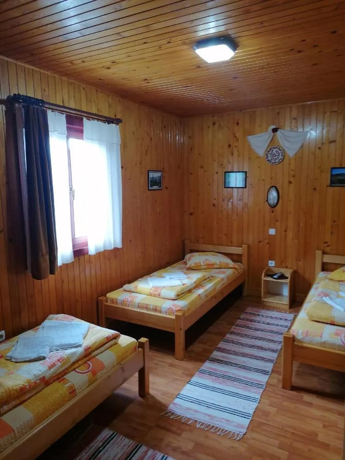 Corund Cazare | Cabană (K0277-30) Imaginea poate fi supusă drepturilor de autor. Se recomandă contactarea titularului drepturilor. Corund Cazare | Cabană (K0277-30) Imaginea poate fi supusă drepturilor de autor. Se recomandă contactarea titularului drepturilor.