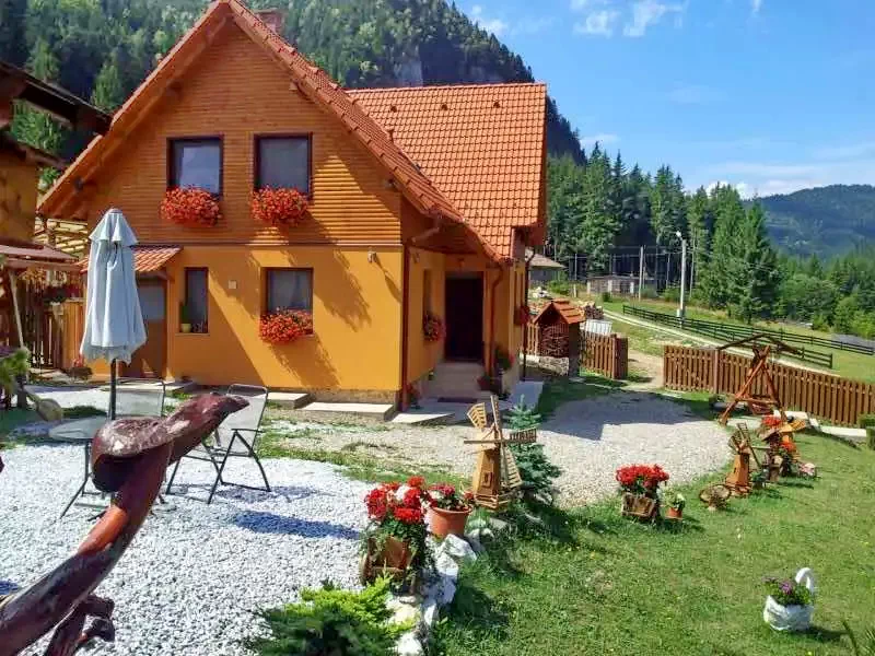 Lacu Roșu Cazare | Pensiune (K0910-42) Imaginea poate fi supusă drepturilor de autor. Se recomandă contactarea titularului drepturilor.