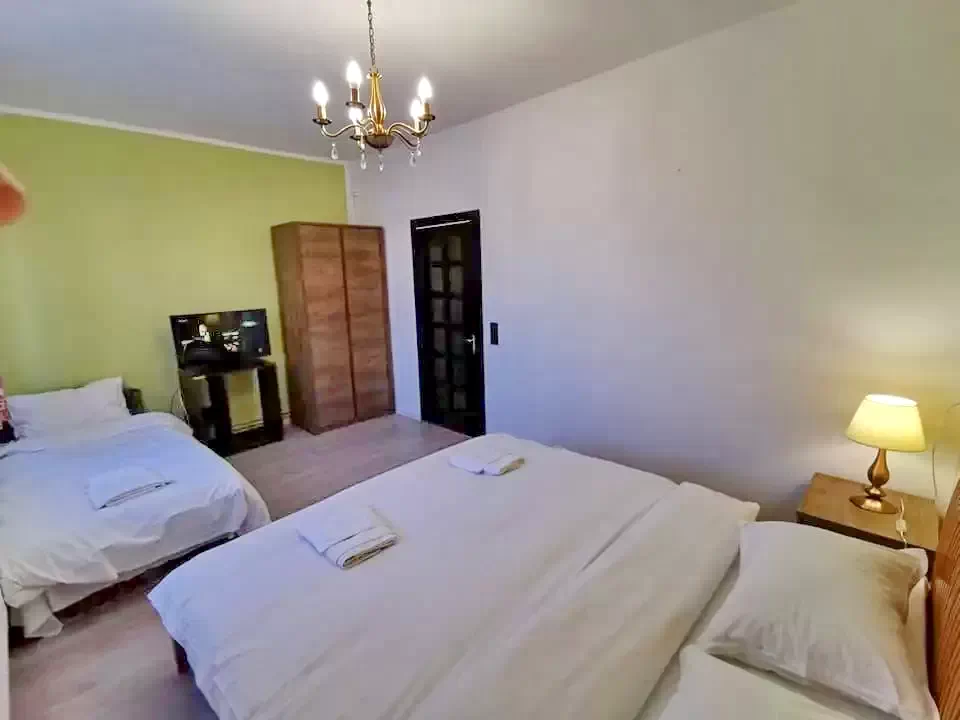 Gyula Szállás | Apartmanház (K1086-1) A kép szerzői jogvédelem alatt állhat. Javasolt a kapcsolatfelvétel a jog tulajdonossal.