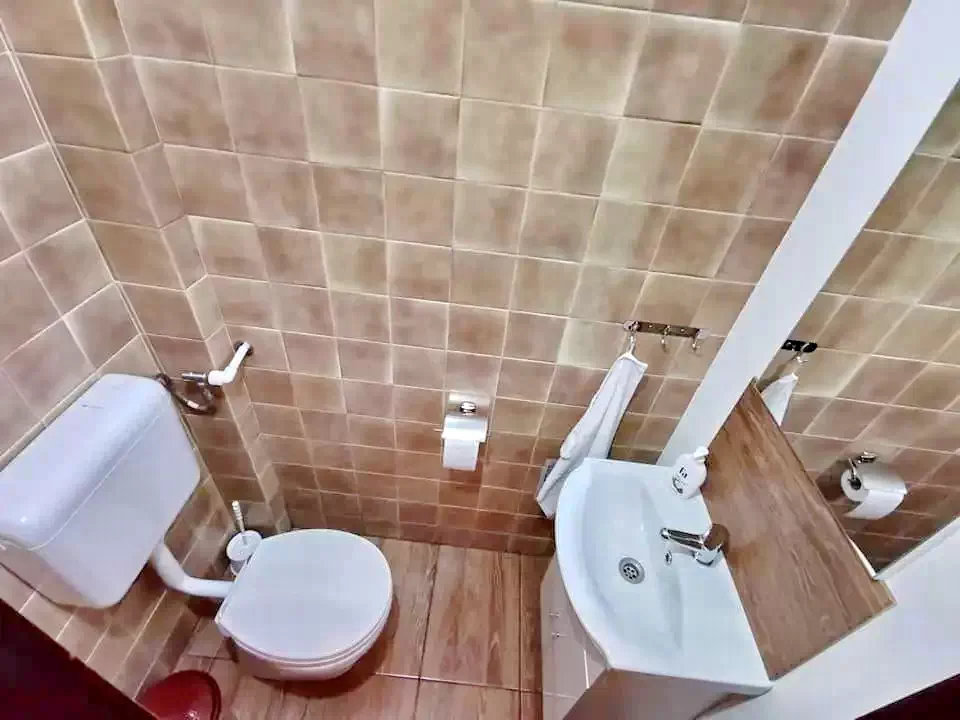 Jula Cazare | Casă de apartamente (K1086-3) Imaginea poate fi supusă drepturilor de autor. Se recomandă contactarea titularului drepturilor.