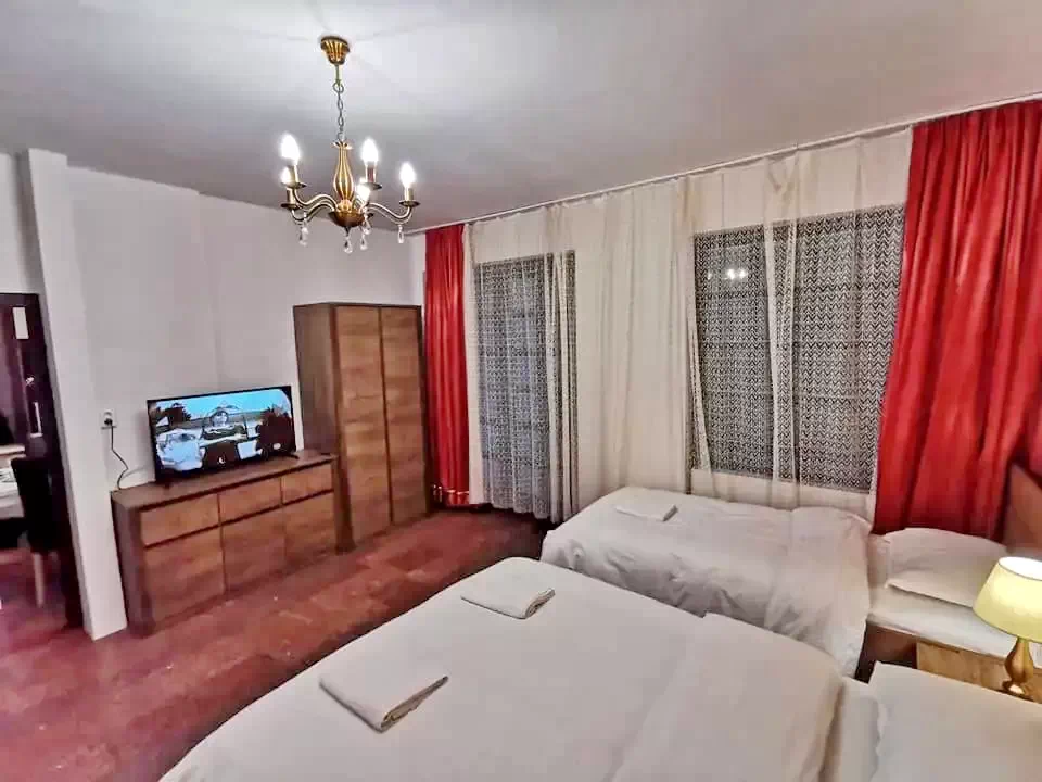 Gyula Szállás | Bungalow (K1086-8) A kép szerzői jogvédelem alatt állhat. Javasolt a kapcsolatfelvétel a jog tulajdonossal.