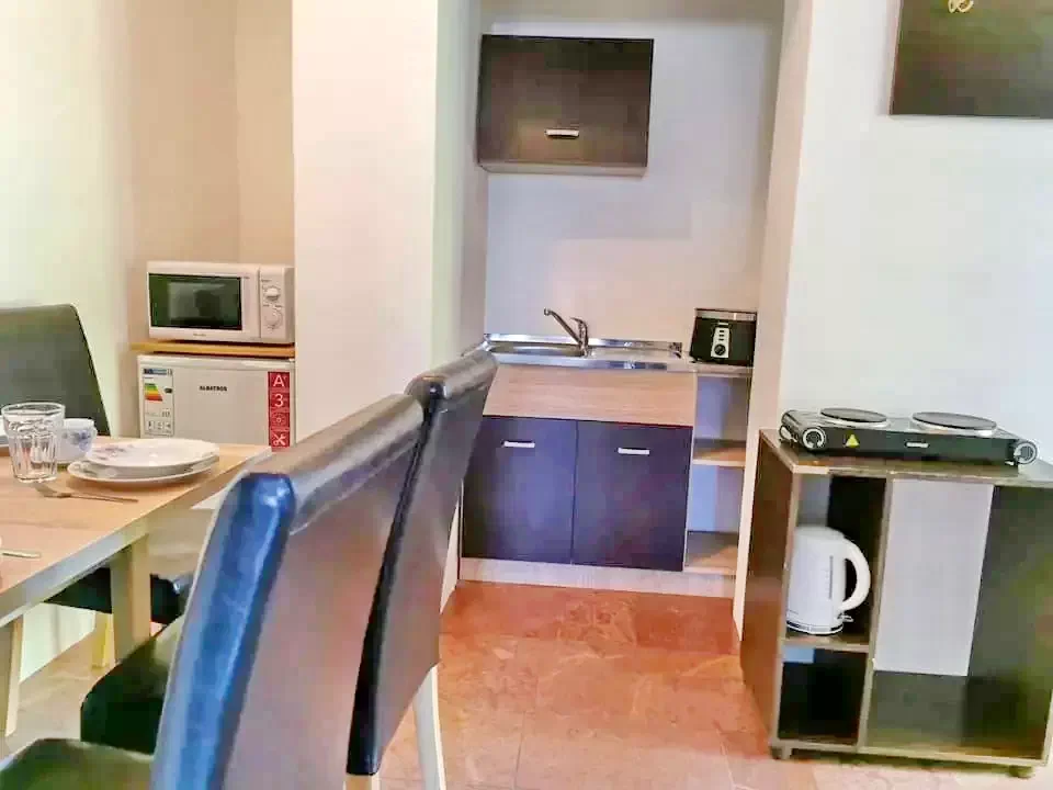 Jula Cazare | Bungalow (K1086-13) Imaginea poate fi supusă drepturilor de autor. Se recomandă contactarea titularului drepturilor.