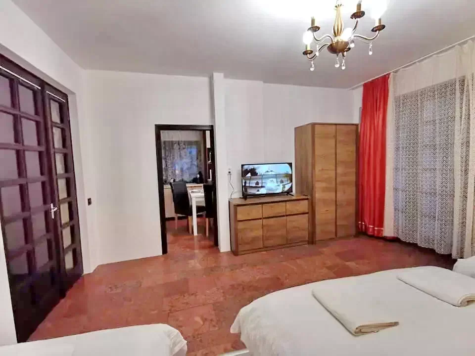 Gyula Szállás | Apartmanház (K1086-15) A kép szerzői jogvédelem alatt állhat. Javasolt a kapcsolatfelvétel a jog tulajdonossal. Gyula Szállás | Apartmanház (K1086-15) A kép szerzői jogvédelem alatt állhat. Javasolt a kapcsolatfelvétel a jog tulajdonossal.