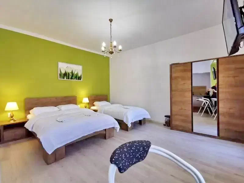 Jula Cazare | Bungalow (K1086-22) Imaginea poate fi supusă drepturilor de autor. Se recomandă contactarea titularului drepturilor.