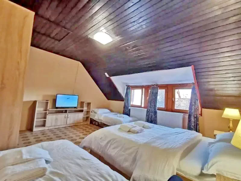 Jula Cazare | Bungalow (K1086-33) Imaginea poate fi supusă drepturilor de autor. Se recomandă contactarea titularului drepturilor.