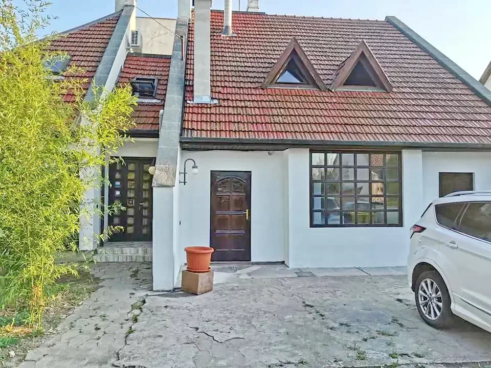 Gyula Szállás | Bungalow (K1086-34) A kép szerzői jogvédelem alatt állhat. Javasolt a kapcsolatfelvétel a jog tulajdonossal.