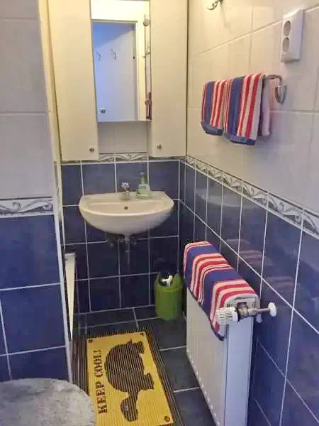  Cazare | Casă de apartamente (K1173-1) Imaginea poate fi supusă drepturilor de autor. Se recomandă contactarea titularului drepturilor.