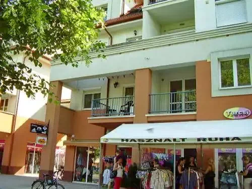 Hajdúszoboszló Szállás | Bungalow (K1173-5) A kép szerzői jogvédelem alatt állhat. Javasolt a kapcsolatfelvétel a jog tulajdonossal. Hajdúszoboszló Szállás | Bungalow (K1173-5) A kép szerzői jogvédelem alatt állhat. Javasolt a kapcsolatfelvétel a jog tulajdonossal.