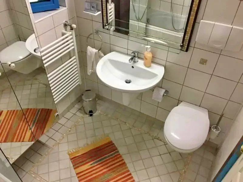 Vulturu Cazare | Motel (K1300-15) Imaginea poate fi supusă drepturilor de autor. Se recomandă contactarea titularului drepturilor.