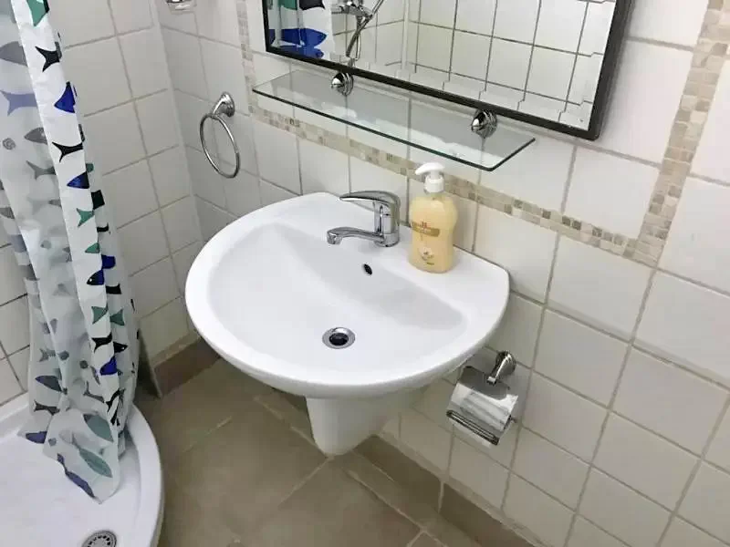 Vulturu Cazare | Motel (K1300-27) Imaginea poate fi supusă drepturilor de autor. Se recomandă contactarea titularului drepturilor.