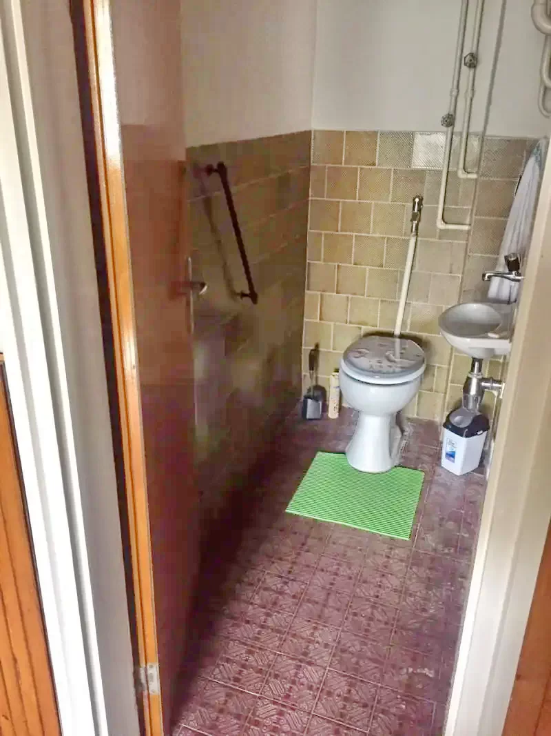  Cazare | Sat de vacanță (K0198-10) Imaginea poate fi supusă drepturilor de autor. Se recomandă contactarea titularului drepturilor.