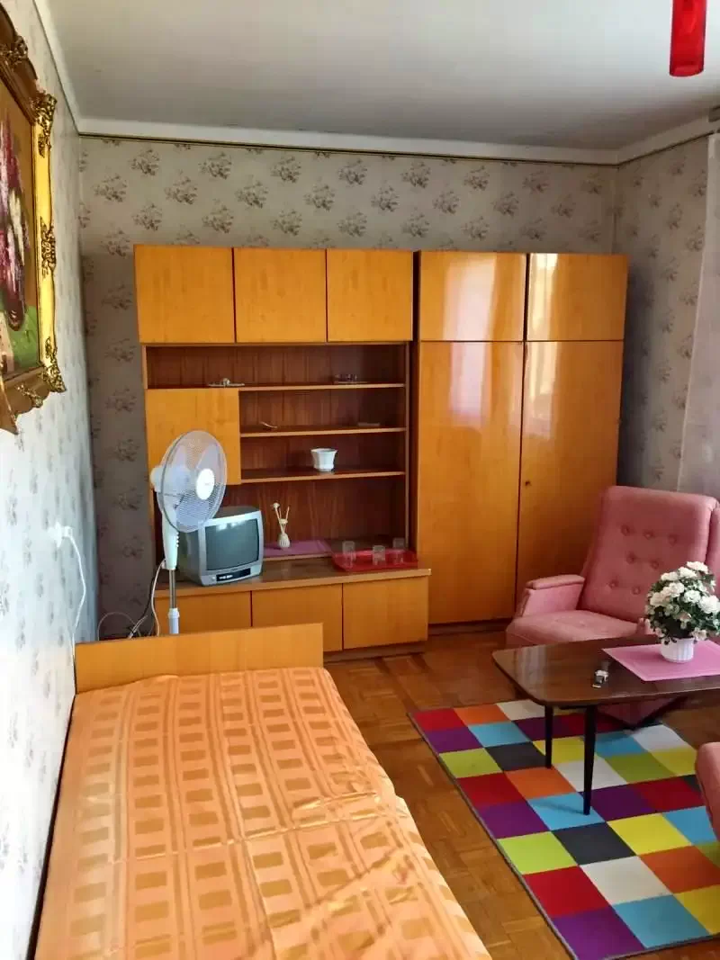  Cazare | Sat de vacanță (K0198-16) Imaginea poate fi supusă drepturilor de autor. Se recomandă contactarea titularului drepturilor.