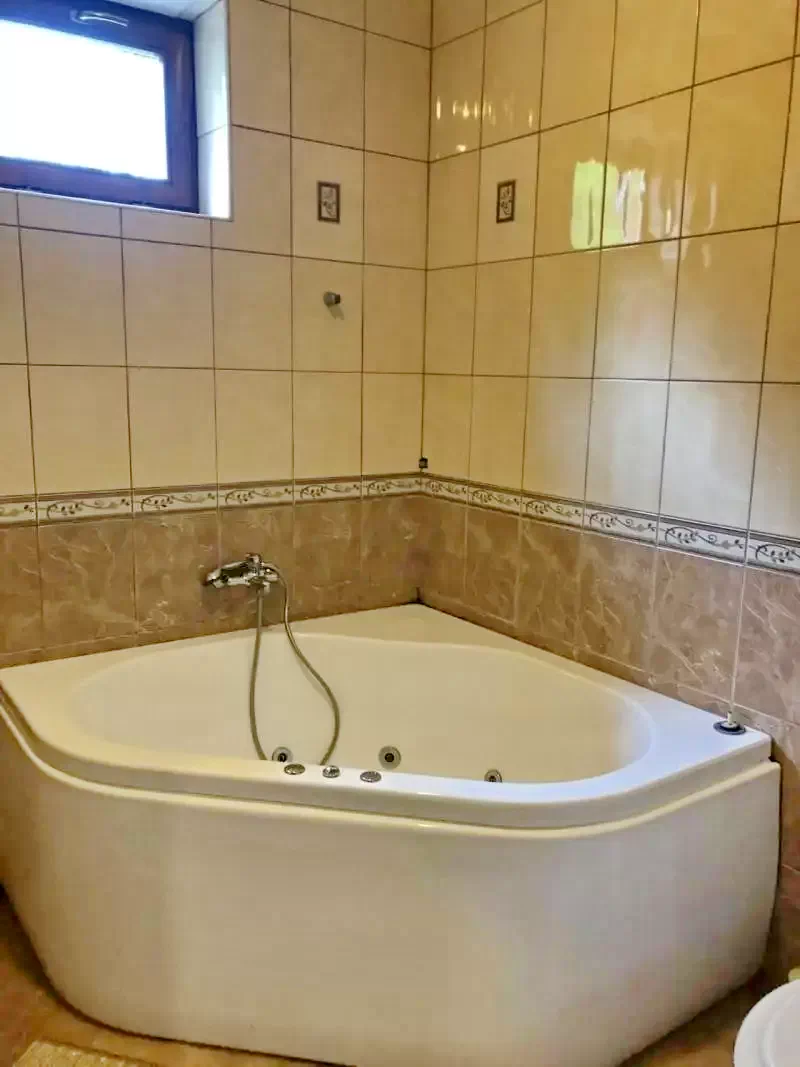 Mișcolț Cazare | Hotel**** (K0874-11) Imaginea poate fi supusă drepturilor de autor. Se recomandă contactarea titularului drepturilor.