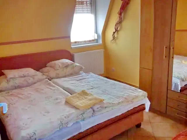  Cazare | Bungalow (K1104-8) Imaginea poate fi supusă drepturilor de autor. Se recomandă contactarea titularului drepturilor.