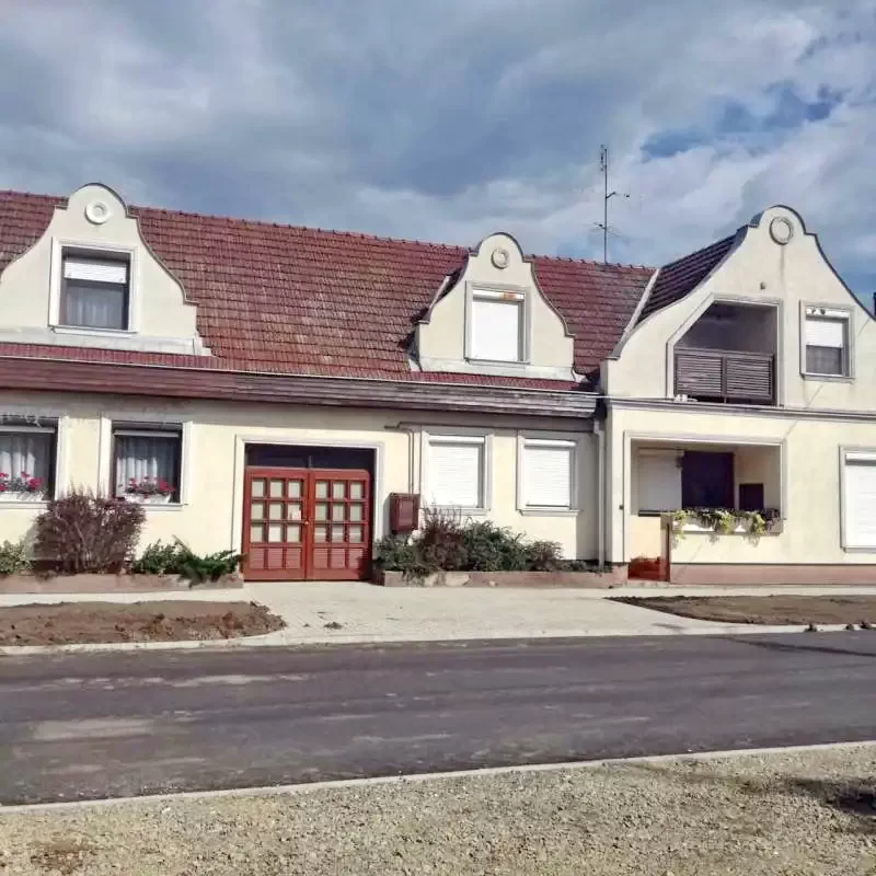 Jula Cazare | Casă de apartamente (K1343-8) Imaginea poate fi supusă drepturilor de autor. Se recomandă contactarea titularului drepturilor.