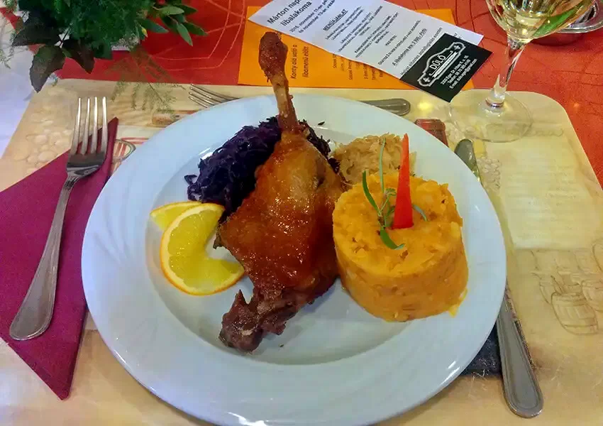  Cazare | Motel (K0818-3) Imaginea poate fi supusă drepturilor de autor. Se recomandă contactarea titularului drepturilor.